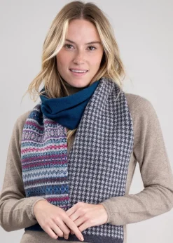 Alba Lambswool Scarf - Peacock