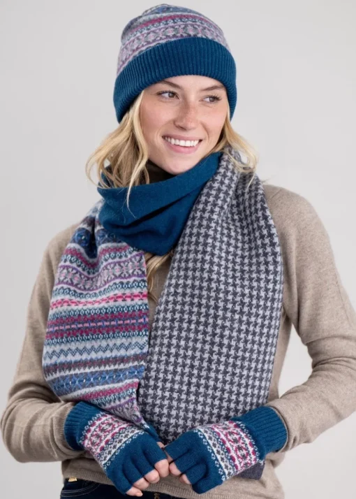 Alba Lambswool Scarf - Peacock