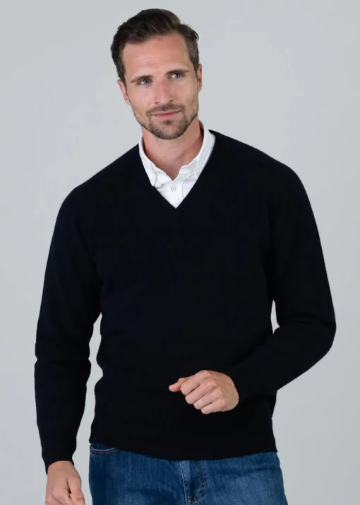 Leven 2 Ply Lambswool V-Neck - Navy