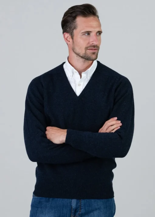 Leven 2 Ply Lambswool V-Neck - Midnight
