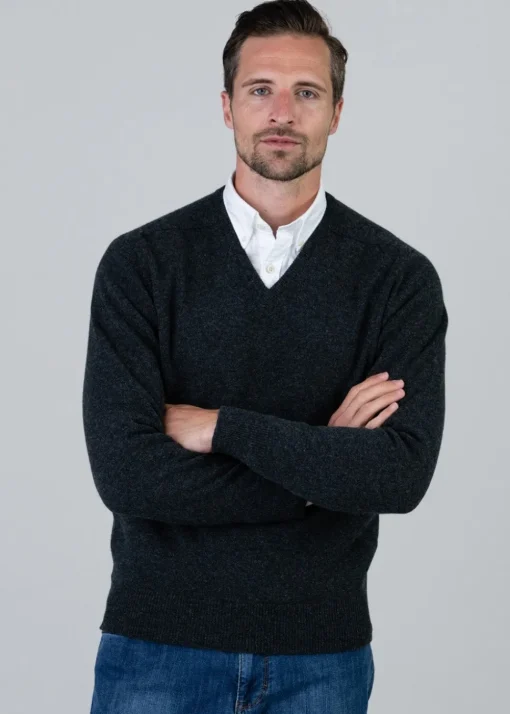 Leven 2 Ply Lambswool V-Neck - Charcoal