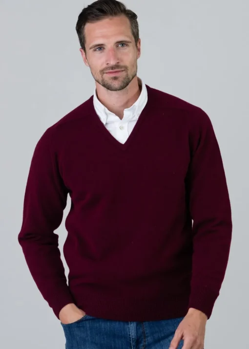 Leven 2 Ply Lambswool V-Neck - Bordeaux