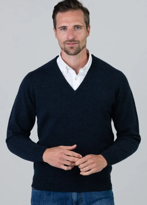 Leven 2 Ply Lambswool V-Neck - Midnight
