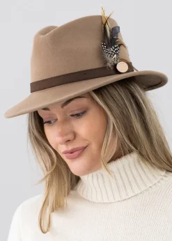 Suffolk Fedora Fawn Side Feather - Camel