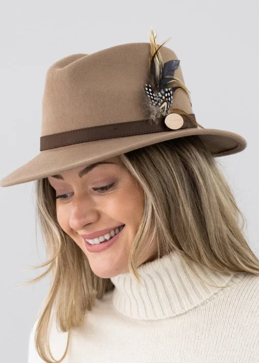 Suffolk Fedora Fawn Side Feather - Camel
